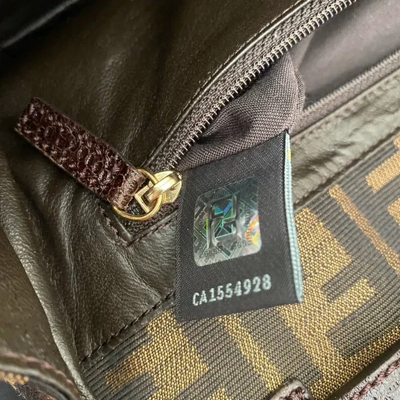 Fendi Zucca Print Classic No.1 Mesenger Bag in Canvas.  In great condition. - Picture 16 of 16